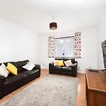 Charming 3Br House In Greenford With Garden