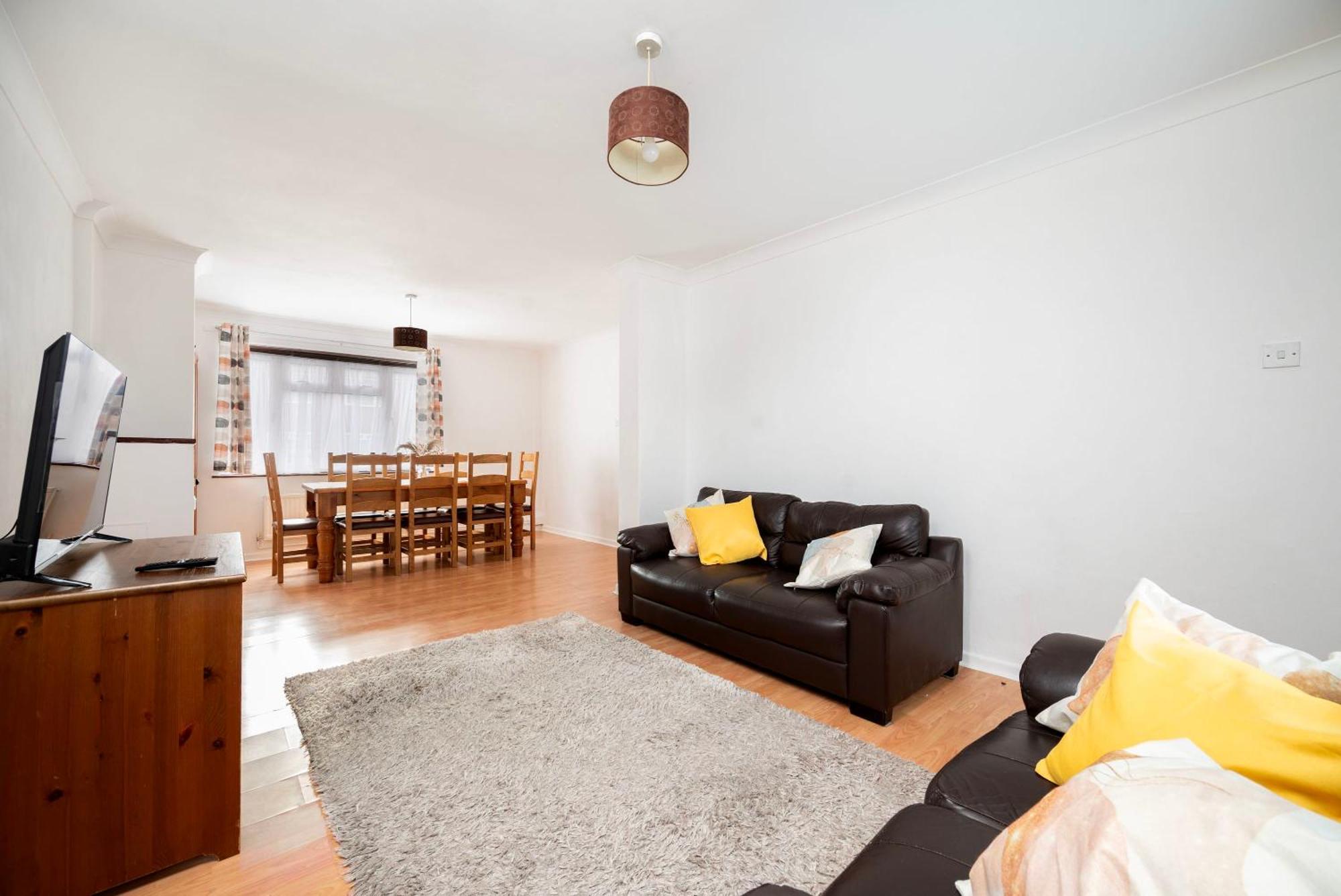 Holiday home Charming 3br House In Greenford With Garden